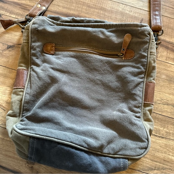 Myra Blossom Shoulder Crossbody Bag - Picture 10 of 13